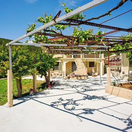 Apartmán Garbis Garden View Valsamata Exteriér fotografie