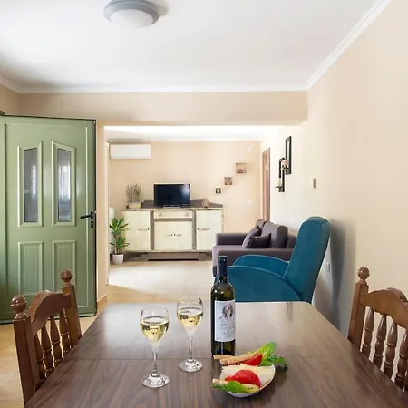 Apartmán Garbis Garden View Valsamata Exteriér fotografie
